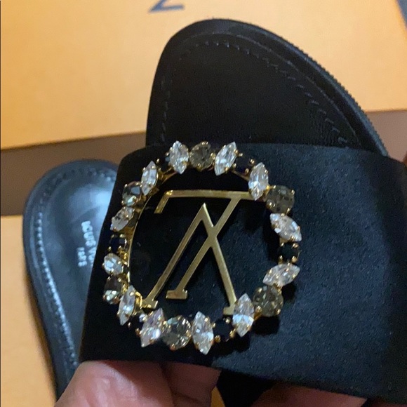 🌟LOUIS VUITTON🌟 CLASSIC SLIPPERS - Picture 8 of 11